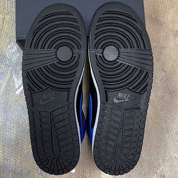 Nike Air Jordan 1 Mid Hyper Royal 554724-077 10 - Picture 8 of 10